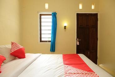 هتل Oyo 1151 Ww House