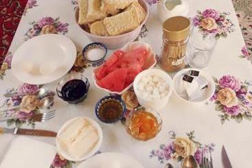 پانسیون Guest House Aziza