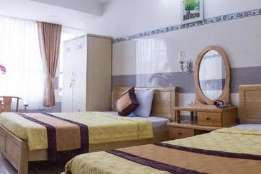 هتل Khách Sạn Flower Sky Nha Trang