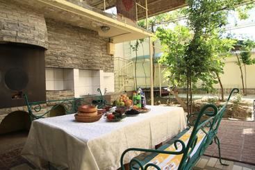Yellow Hostel Dushanbe