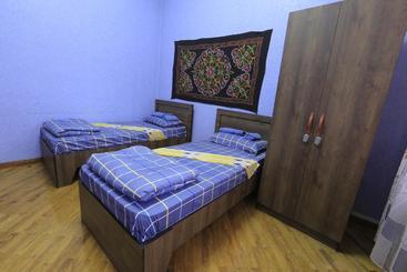 Yellow Hostel Dushanbe