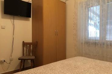 پانسیون Apartmani I Sobe Ivančić1