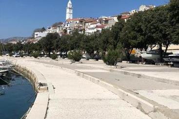 پانسیون Apartmani I Sobe Ivančić1