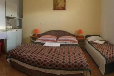 Apartments & Hostel Zdrava Hrana