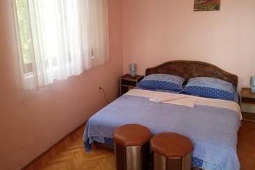 Apartments & Hostel Zdrava Hrana