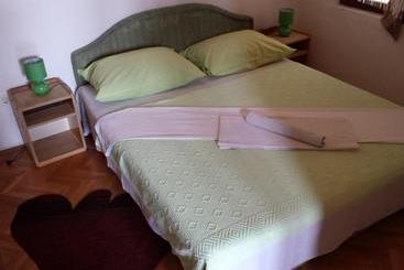 Apartments & Hostel Zdrava Hrana