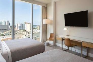 هتل Canopy By Hilton West Palm Beach Downtown