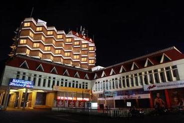 هتل Manuelsons Malabar Palace
