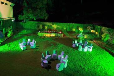 هتل Manuelsons Malabar Palace