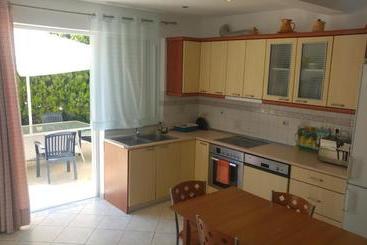 Kamares Apartments εε