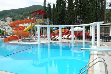 Kamares Apartments εε