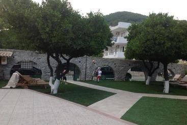 Kamares Apartments εε