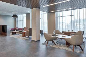 هتل Courtyard By Marriott Albany Airport