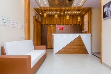 酒店 Suncity By Oyo Rooms