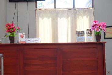 هاستل Puri Gajah Dompak By Oyo Rooms