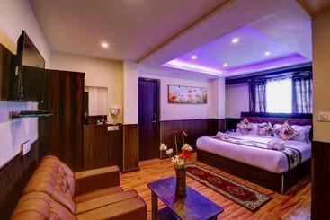 هتل Golden Imperial  & Spa