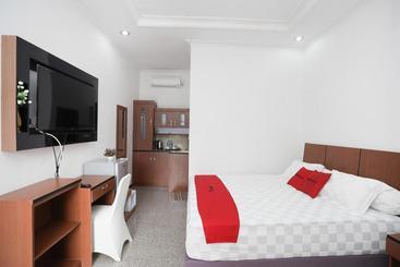 پانسیون Reddoorz Syariah Near Bundaran Joeang