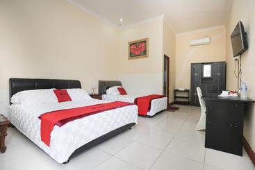 پانسیون Reddoorz Syariah Near Bundaran Joeang
