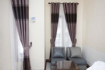 پانسیون Reddoorz Syariah Near Bundaran Joeang