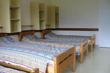 هتل Hostel Neige Et Soleil