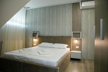 پانسیون Fine Suites