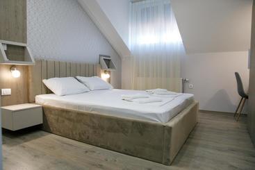 پانسیون Fine Suites