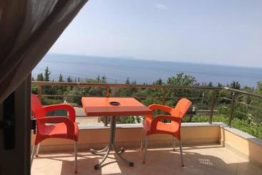 هتل Dhori House Dhermi