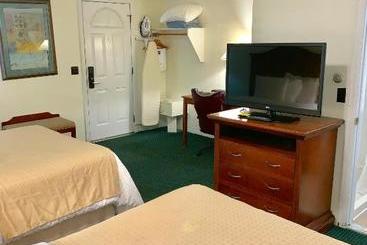 هتل American Inn Lee