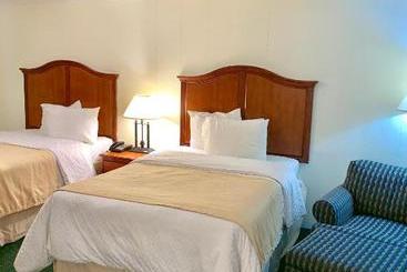 هتل American Inn Lee