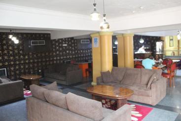 هتل Franklin  And Suites