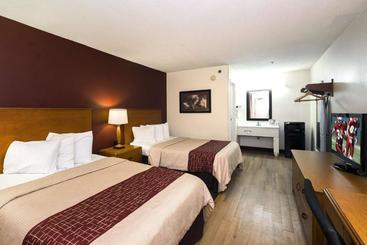 هتل Cedar Rapids Inn