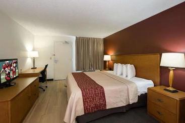 هتل Cedar Rapids Inn