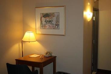هتل Emerald Inn