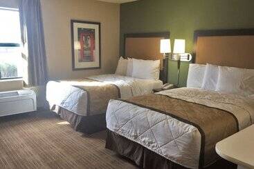 בית מלון כפרי Extended Stay America Suites  Detroit  Madison Heights