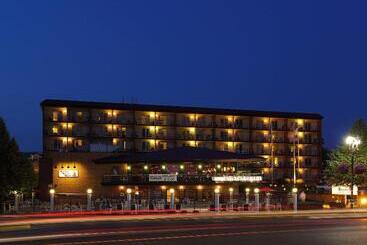 هتل Harbor Shores On Lake Geneva