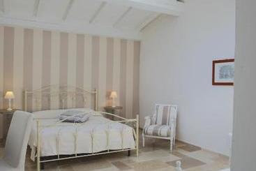 تختخواب و صبحانه Masseria La Tofala Benessere & Spa