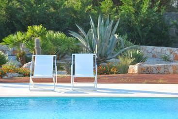 تختخواب و صبحانه Masseria La Tofala Benessere & Spa