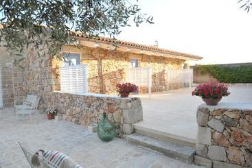تختخواب و صبحانه Masseria La Tofala Benessere & Spa
