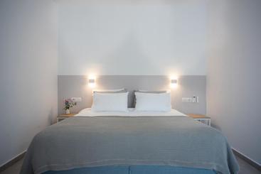 هتل Nautilus Apartments Suites