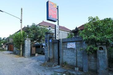 هتل Warta Putra
