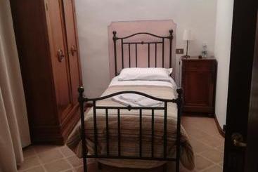 پانسیون Foresteria Poggio Bonelli