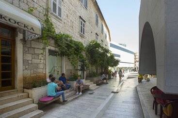 آپارتمان Central Rooms Split