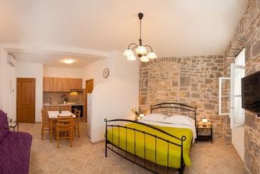 Beach Resort Apartments Podspiline
