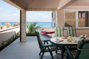 Apartments Malibu Two