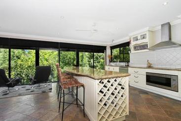 Canyons Bend  5 Minute Walk To Shops And Cafes