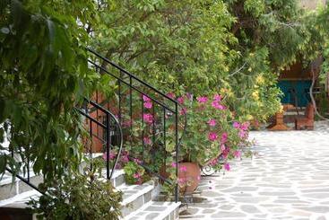 هتل Villa Marie