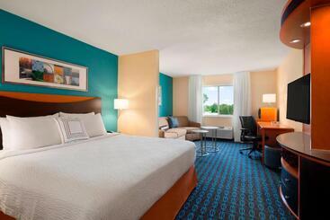 فندق Fairfield Inn & Suites Lansing West
