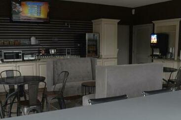 هتل Gadsden Inn And Suites