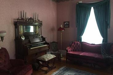 酒店 Grand Avenue Bed And Breakfast