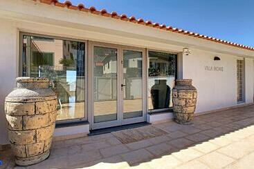 Villa Moniz By Lovelystay